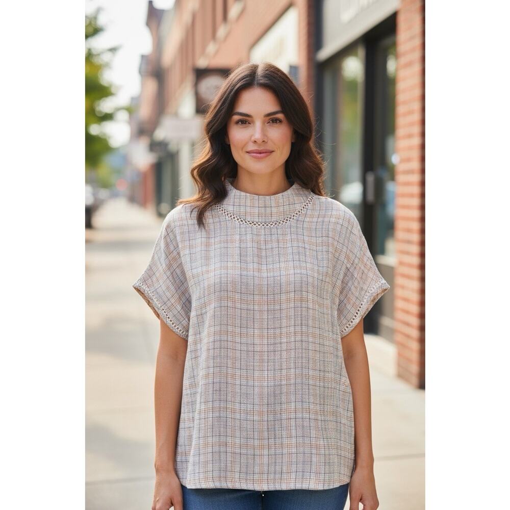 Lintico Women 100% Linen Cutout Turtleneck Top Size L Cream Checkered Relaxed